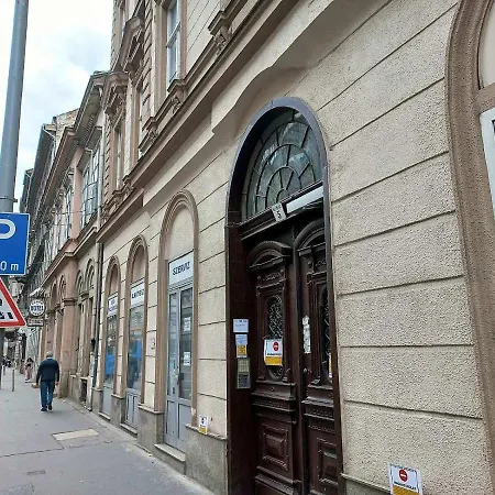 Novak * Budapest